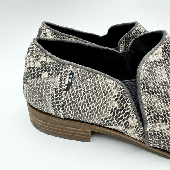TOMS Faux Snake Shaye Low Booties Grey/White Size 8.5 Office Preppy Minimalist - Picture 3 of 11